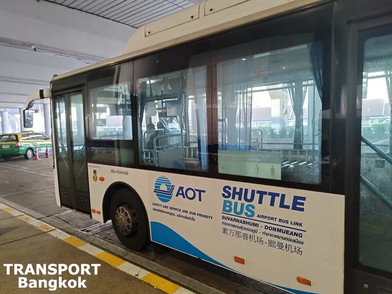 Free shuttle bus between Suvarnabhumi (BKK) and Don Mueang (DMK) airports